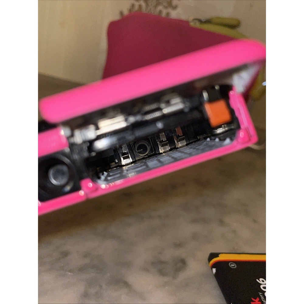 Kodak Digital Camera EasyShare Mini M200 Hot Pink 10.0MP w/ Case & Battery - Picture 14 of 15
